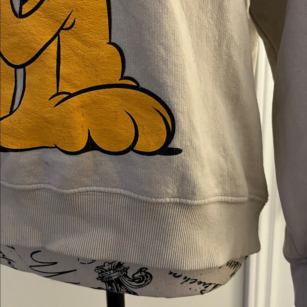 💗Garfield Graphic Sweatshirt in Beige - Picture 8 of 13